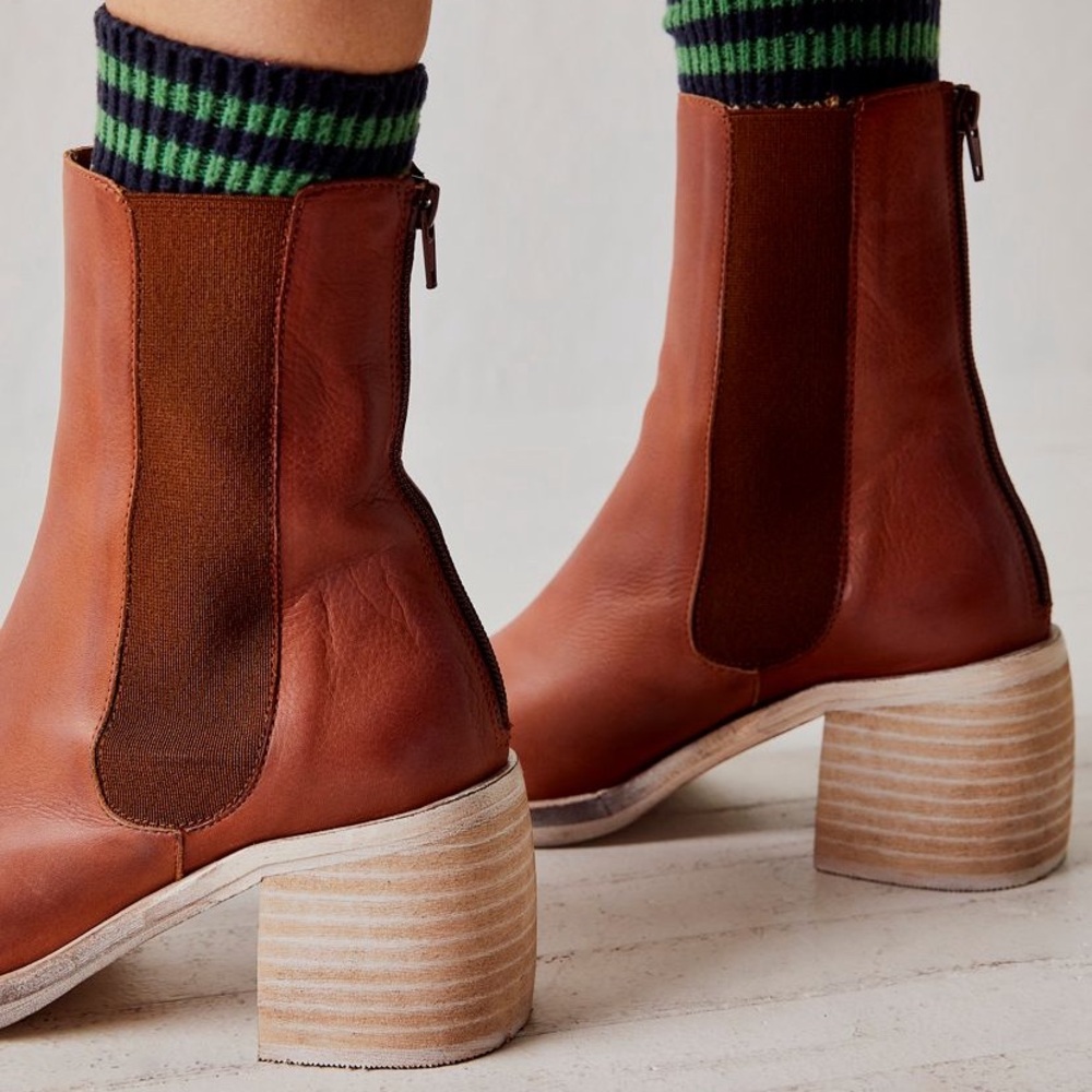 Free People Essential Chelsea Ankle Boots 6 Whiskey Brown - Picture 5 of 9